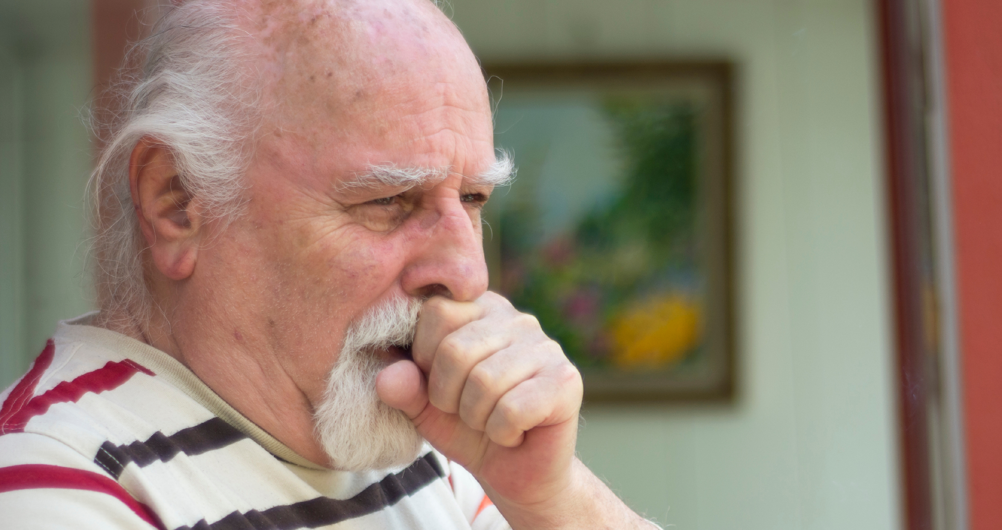 Pas seulement une « toux de fumeur » : 3 symptômes qui pourraient être liés à une BPCO