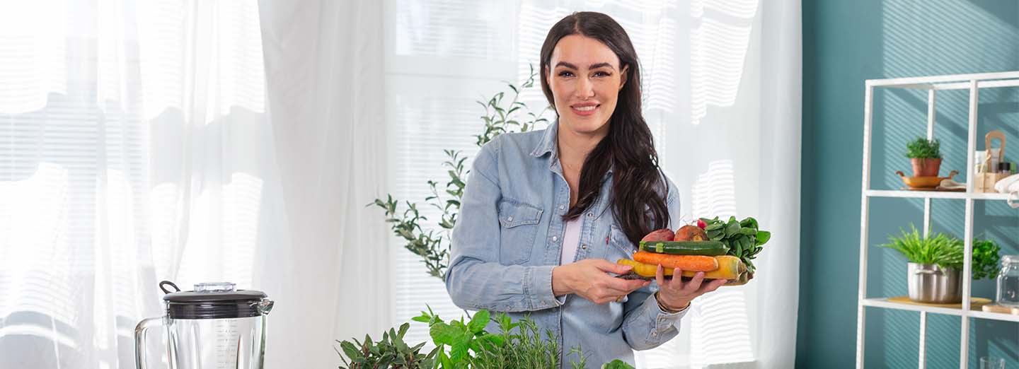 Recetas para el equilibrio y el bienestar   Sara La Fountain, una chef de fama internacional, comparte su filosofía de utilizar la comida como fuente de inspiración, disfrute y bienestar general