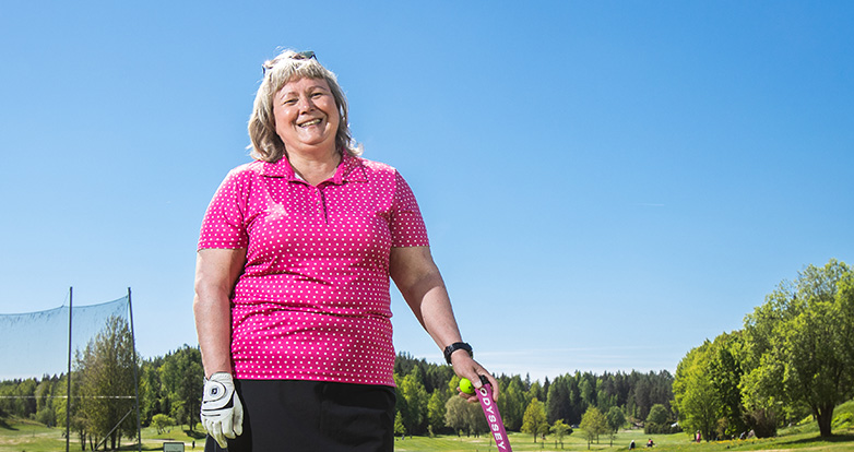 Astmaatikko Sirpa Ärmänen pitää kuntoaan yllä golfin avulla